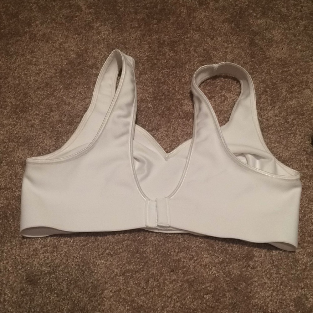 Bras - Picture 2 of 3